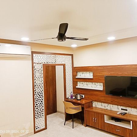 Lemon Wood Suites ปูเน่ ภายนอก รูปภาพ