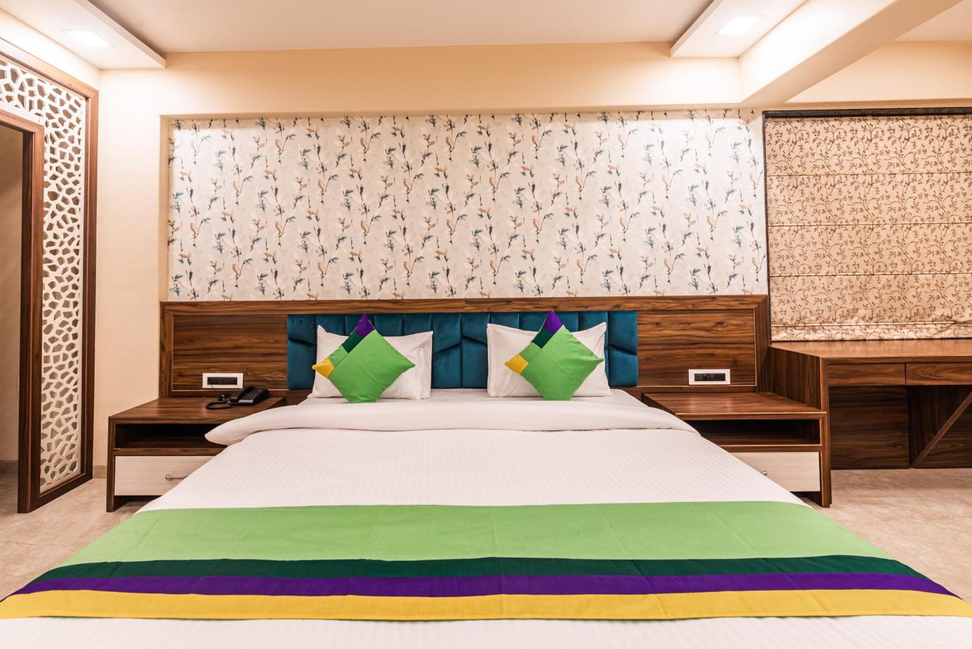 Lemon Wood Suites ปูเน่ ภายนอก รูปภาพ