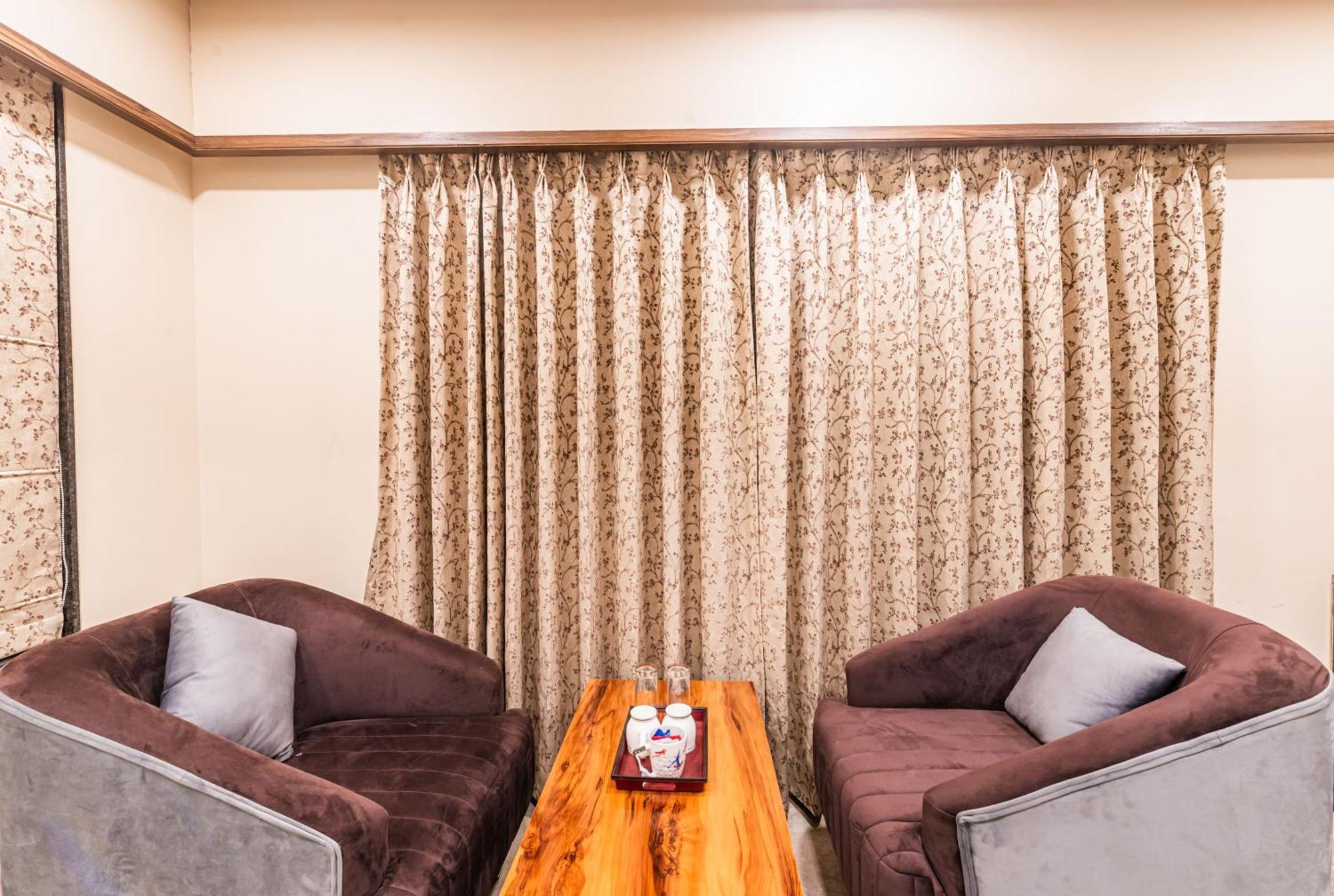 Lemon Wood Suites ปูเน่ ภายนอก รูปภาพ