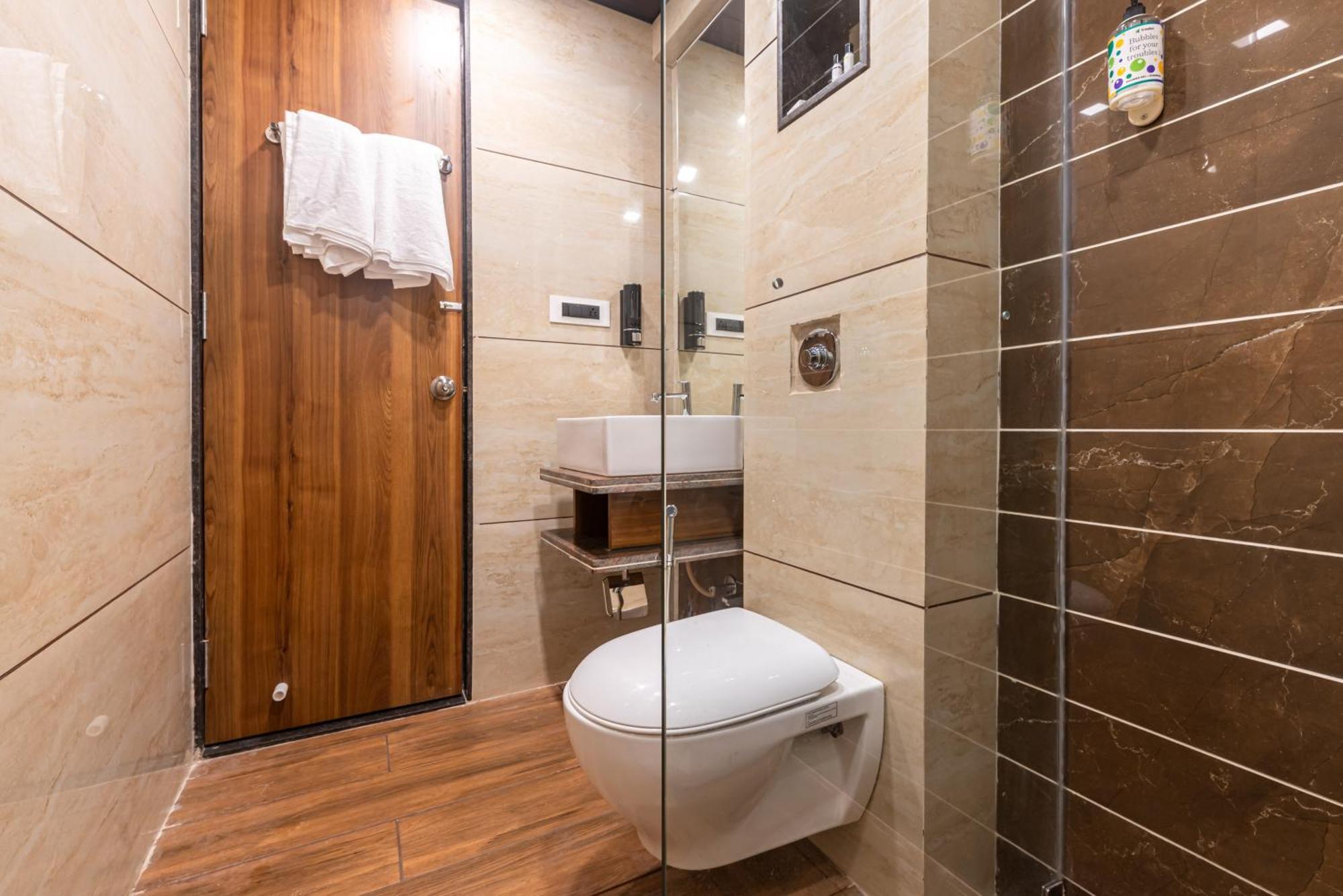 Lemon Wood Suites ปูเน่ ภายนอก รูปภาพ