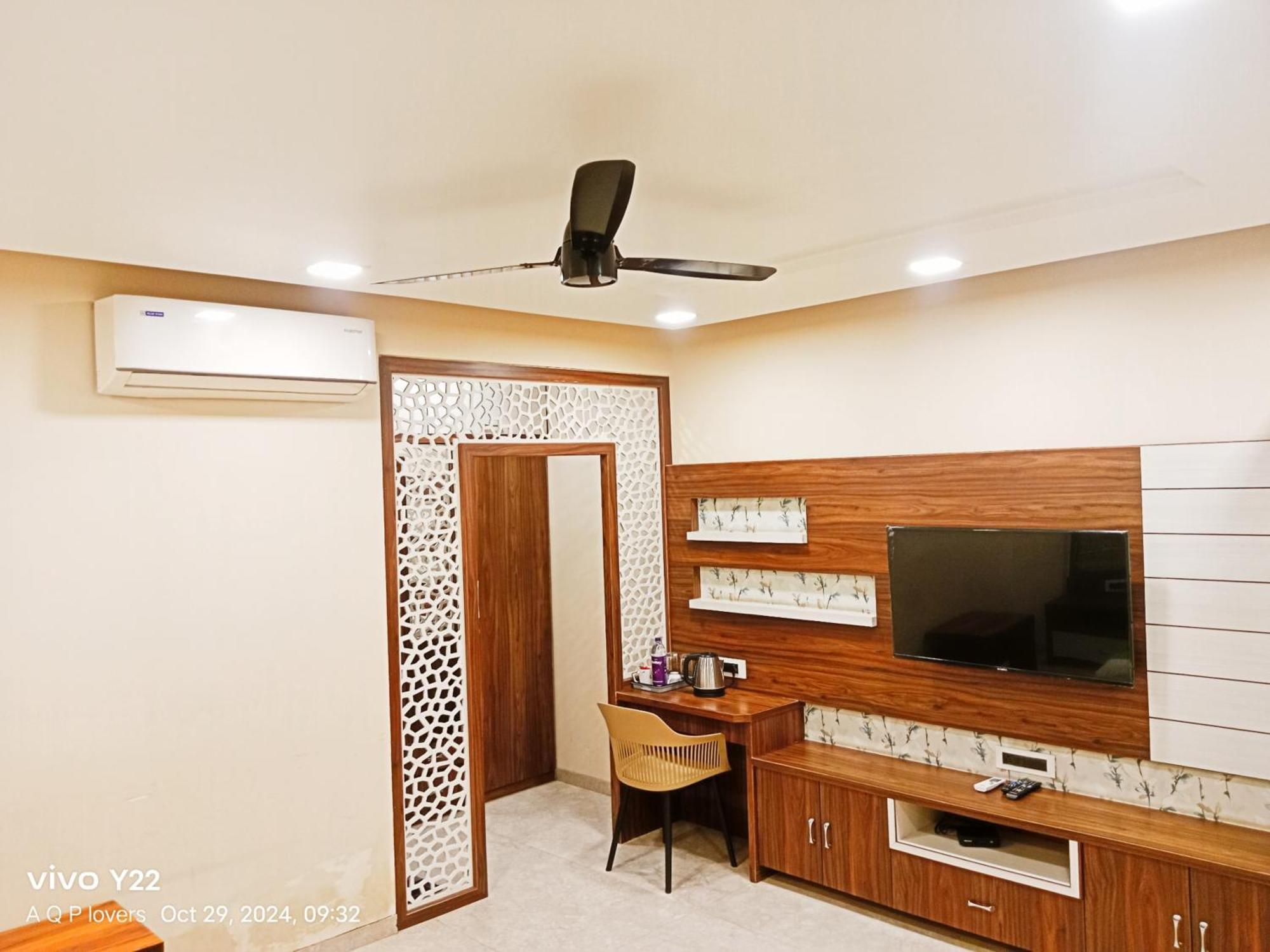 Lemon Wood Suites ปูเน่ ภายนอก รูปภาพ