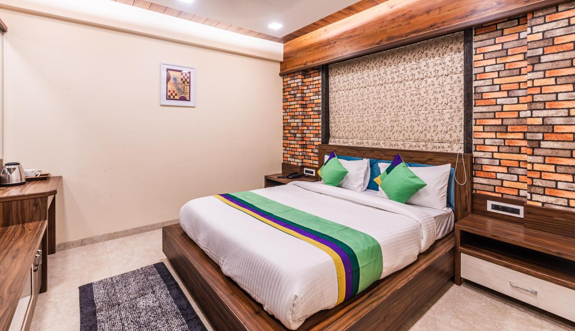 Lemon Wood Suites ปูเน่ ภายนอก รูปภาพ