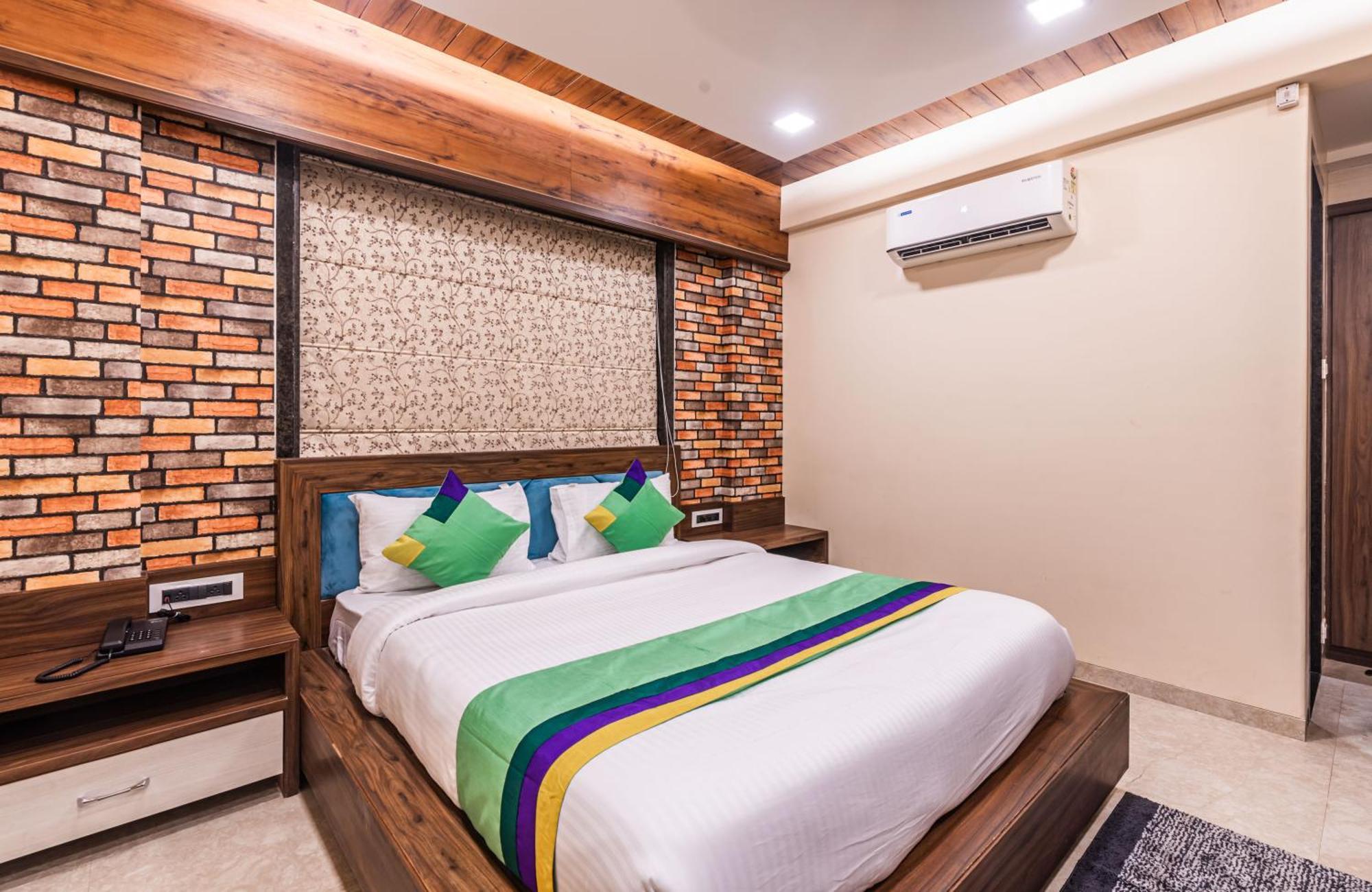 Lemon Wood Suites ปูเน่ ภายนอก รูปภาพ