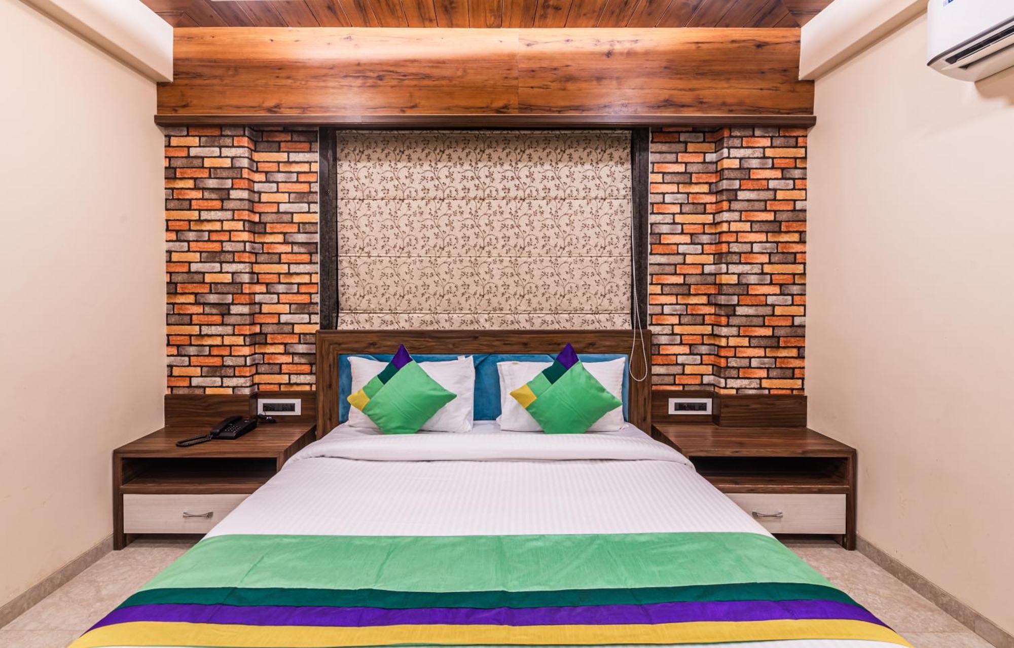 Lemon Wood Suites ปูเน่ ภายนอก รูปภาพ