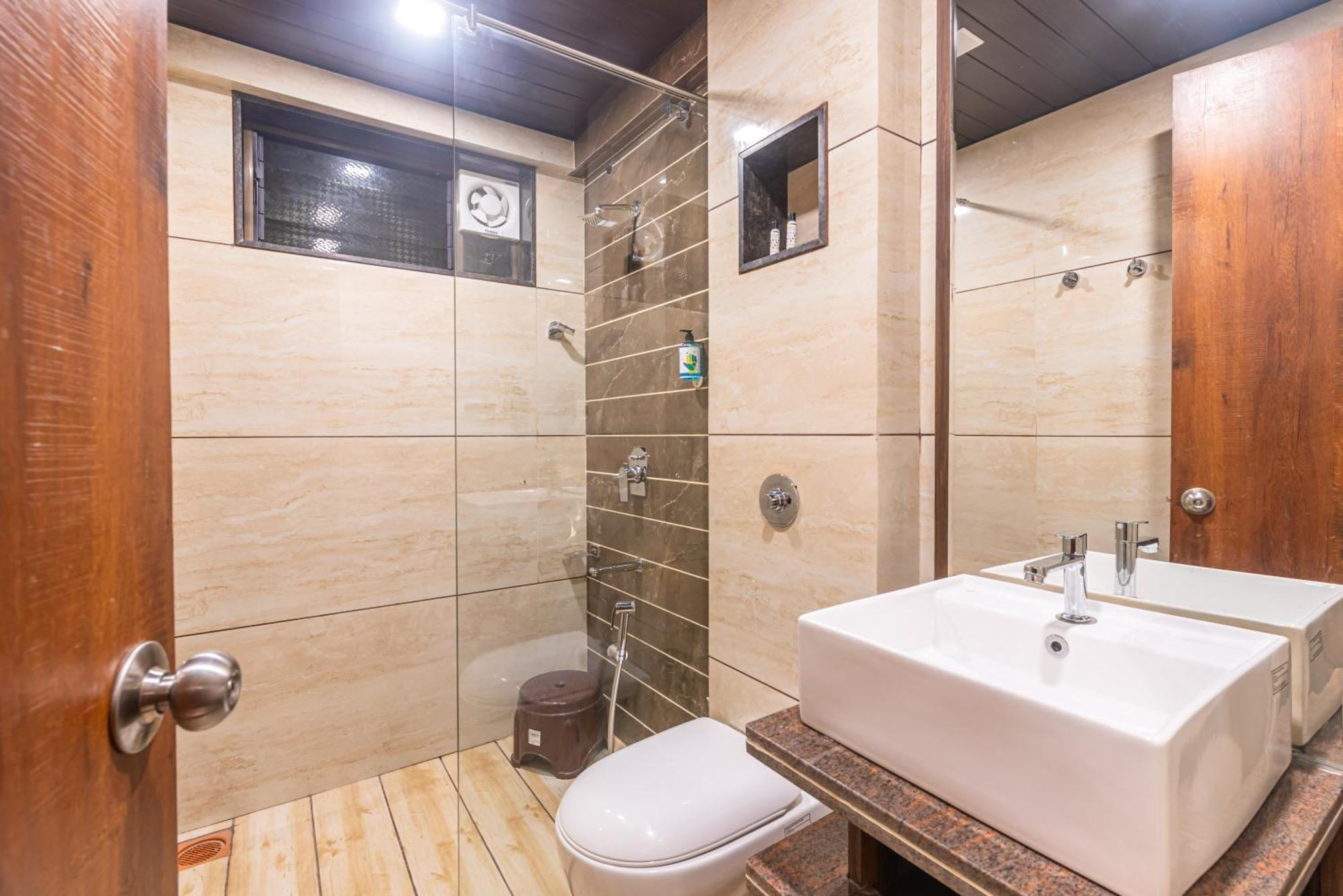 Lemon Wood Suites ปูเน่ ภายนอก รูปภาพ